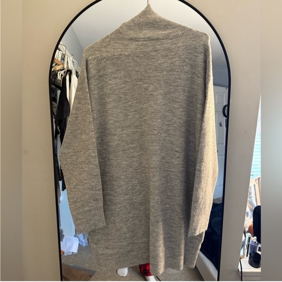 Lulu's Sweater Dress | Size: M | Gray - Picture 6 of 6